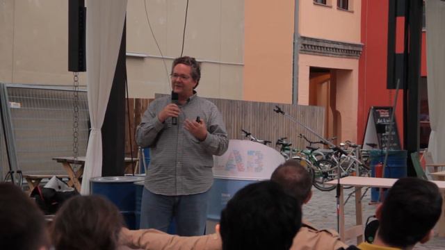 Dale Dougherty: What Is the Maker Movement? (Event Preview) смотреть онлайн