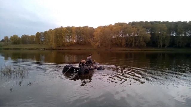 Самодельный "вездеход".. испытания на воде смотреть онлайн