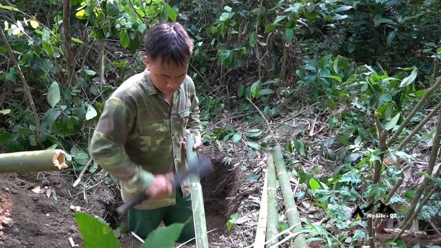 One day in the forest to catch wild boar. Camp to survive in the wild forest. Live off-grid смотреть онлайн