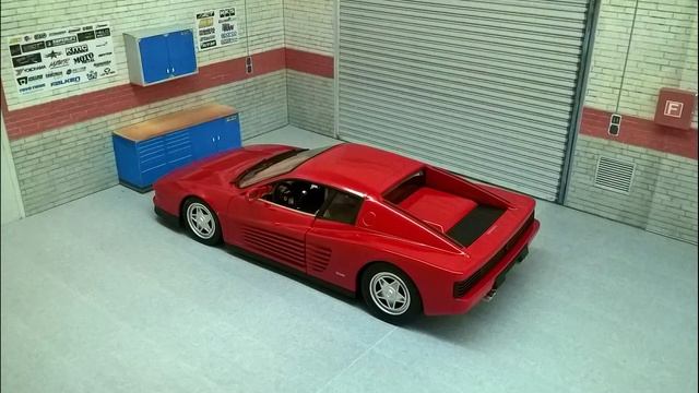 1984 Ferrari Testarossa - Burago (race & Play) - 1/24