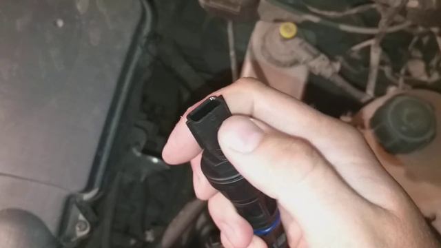 Замена датчика скорости на Рено Логан. Renault Logan 1.4 смотреть онлайн