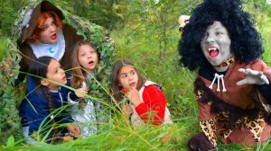 Нашли ДРЕВНЕГО ВАМПИРА в лесу! Лагерь Благородных Девиц продолжается!