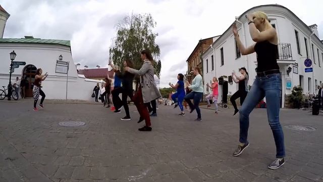Zumba инструкторы Беларуси на Пешеходка. Zin Вика Судник смотреть онлайн