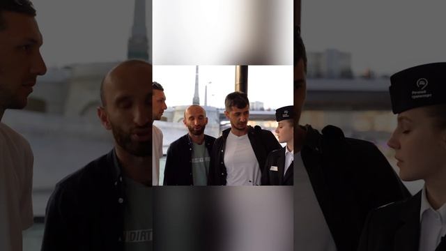 Электросуда и Илон Маск | Омар в Большом городе #shorts смотреть онлайн