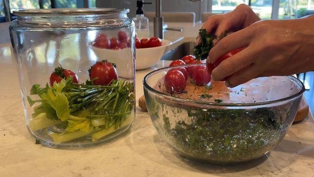 Fermented Tomatoes With Herbs and Garlic | Ферментированные солёные помидоры. Делаю их только так смотреть онлайн