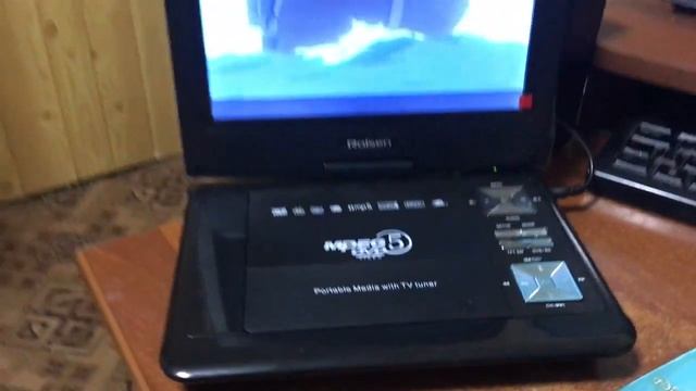 Телевизор с Денди! Обзор портативного ДВД-плеера ROLSEN со встроенным тв-тюнером и эмулятором Dendy смотреть онлайн