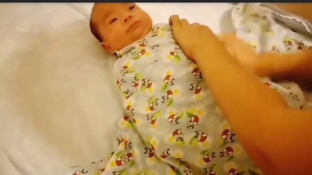 Как правильно пеленать ребёнка новорождённого/пеленание новорождённых смотреть онлайн