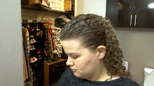 Trying The Wet Look On My Permed Hair смотреть онлайн