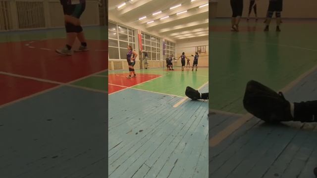 Турнир по волейболу в Академгородке. Новосибирск."МОЛНИЯ"-" СКТ" смотреть онлайн