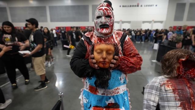 Terrifier 2 Behind The Scenes...at Creep I.E. Con 2023 4K смотреть онлайн