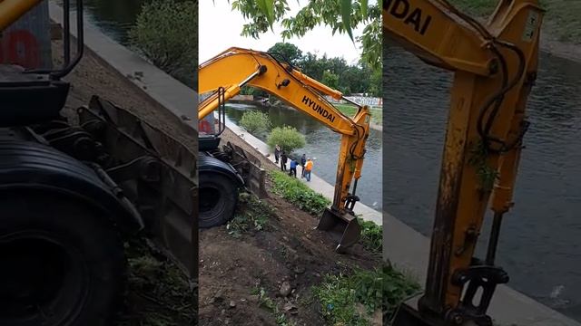 Экскаватор Hyundai 140w-7, планировка берега реки, благоустройство набережной смотреть онлайн