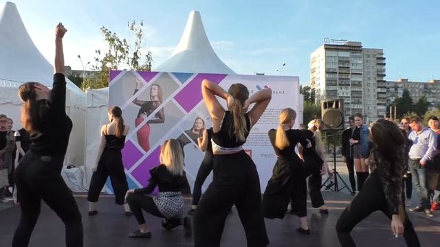 Танцевальная площадка Vogue-Waacking (Живой музей танца, Бал 21-го Века 2018) №2 смотреть онлайн
