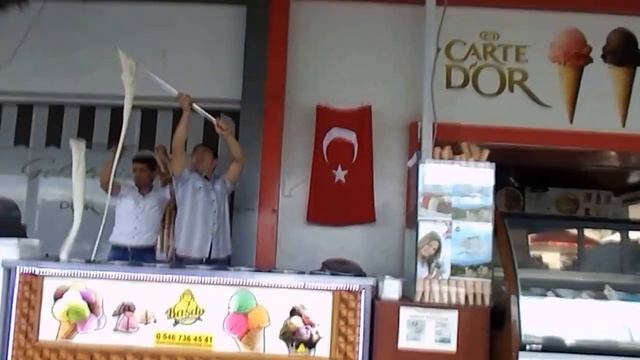 #турция #турецкоемороженое Что такое настоящее турецкое козье мороженое смотреть онлайн