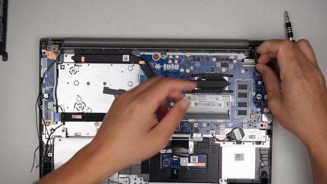 Lenovo Ideapad 3 Teardown Full Disassemble смотреть онлайн