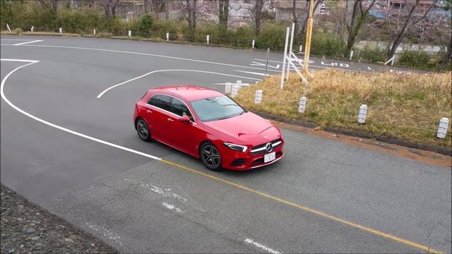 旧車が沢山やってきた！　Car MAGAZINE Weekend Meeting 2019 Spring Oiso смотреть онлайн