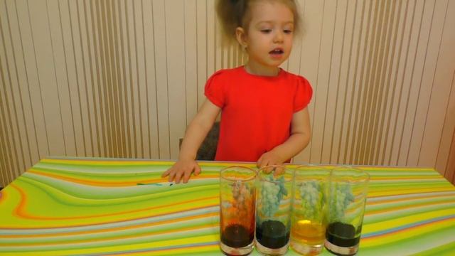 Огромная цветная пена в стакане, Huge colored foam in a glass смотреть онлайн