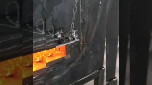 Испытания твердотопливного котла из трубы 426 и 530 . Топим дровами длинной 900 мм.