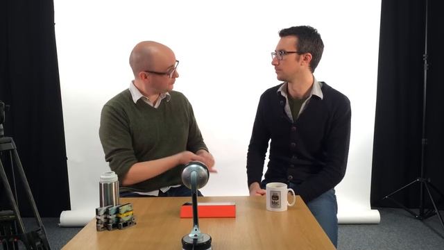 Weekly Apple Extravaganza: Apple's security flaw, curved screens, plus an awesome accessory (ahem) смотреть онлайн