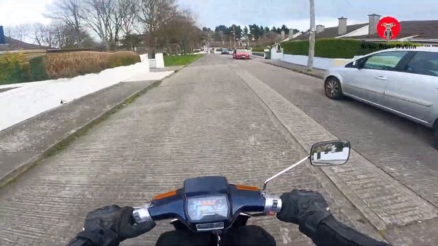 1983 Honda Vocal 50: The Perfect Urban Scooter смотреть онлайн