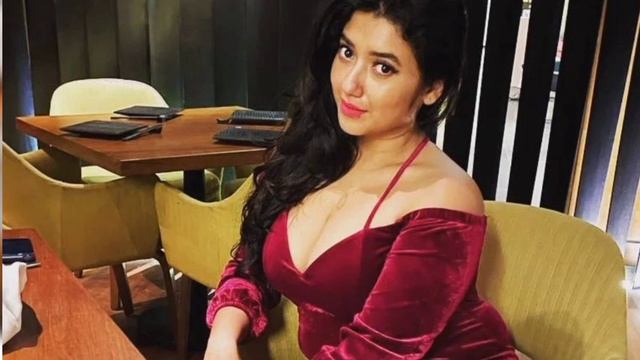 রাজা রানী বাদশা সিনেমায় সেই ছোট্ট রানী কে নিশ্চই মনে আছে আপনাদের, তার আসল নাম কী? বয়স কত? দেখেনিন.. смотреть онлайн