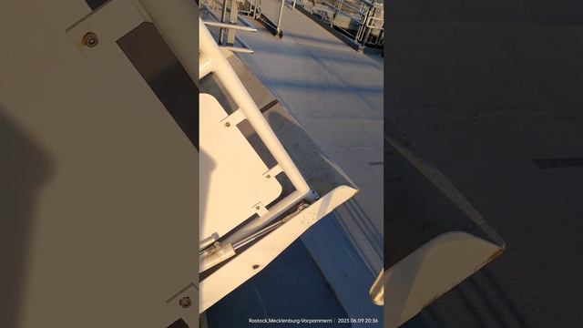 Выходные в Росток. Паром привез нас на другую сторону залива Unterwarnow, где больше цивилизации смотреть онлайн
