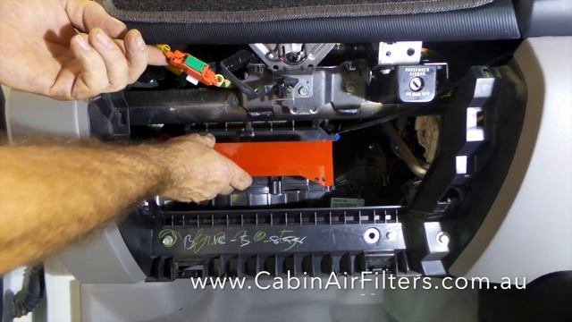 Mitsubishi Triton Cabin air filter install 2008 to 2016 смотреть онлайн