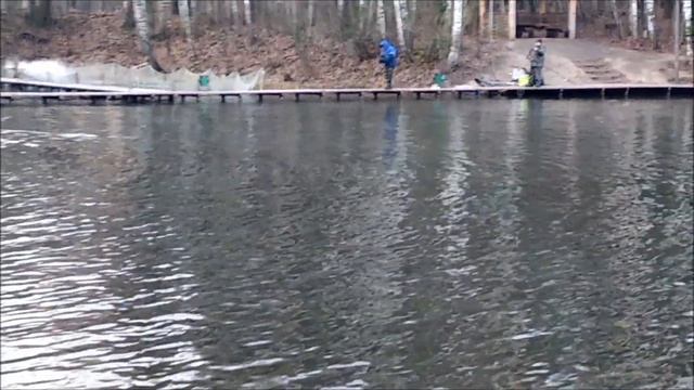 Форелевая рыбалка в - 8С по открытой воде! Блесна работает отлично! Клёвое место, Спорт зона смотреть онлайн