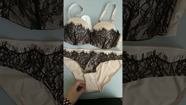 Филигранное кружево-комплект нижнего белья!Каждая леди почувствует себя чувственной! смотреть онлайн