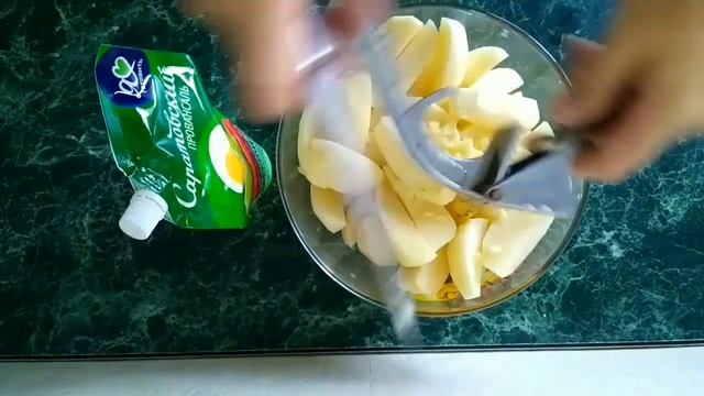 КАК ПРИГОТОВИТЬ УТКУ С ЯБЛОКАМИ И КАРТОШКОЙ В ДУХОВКЕ смотреть онлайн