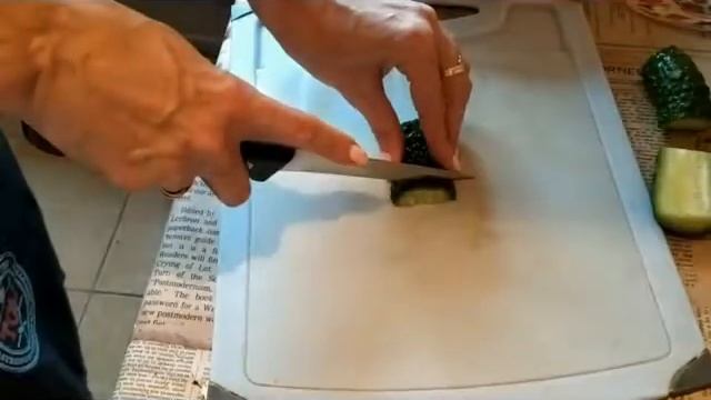 Салат из дайкона - огурцы, яйца и зелень смотреть онлайн