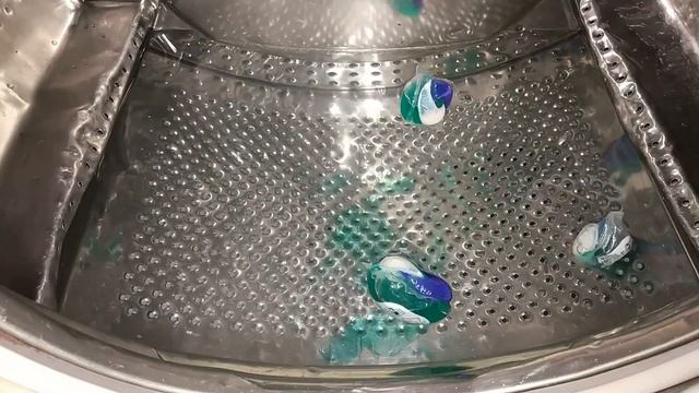 Experiment - Ariel vs Persil - in a Washing Machine - Foam смотреть онлайн