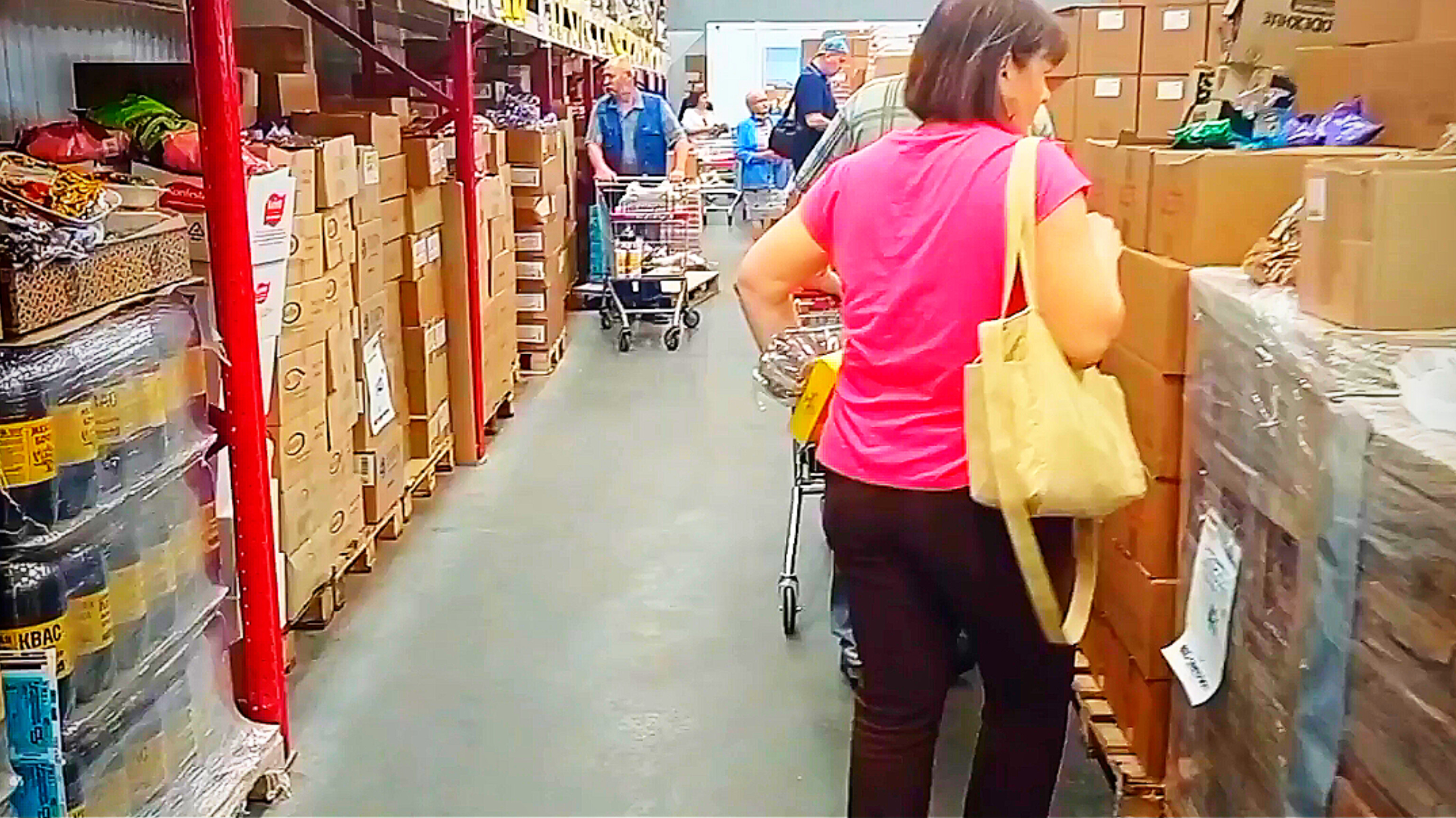 СВЕТОФОР🚦ЧТО ЗДЕСЬ ПОКУПАЮТ❓Продуктовый Ажиотаж😱 Огромный Ассортимент Недорогих Товаров👍