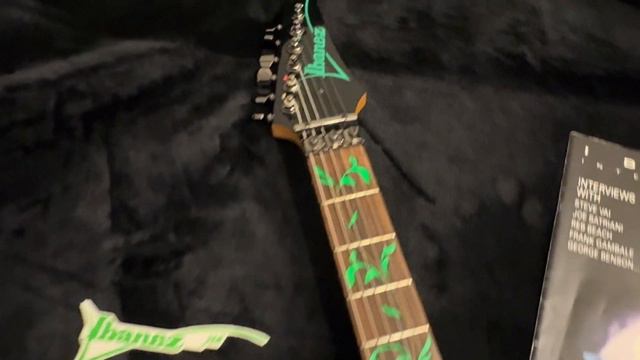 SSJ - 1992 Ibanez Jem77 GMC (Green Multi Color) - Gear Review смотреть онлайн