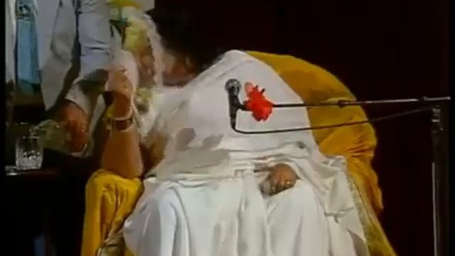 Баджаны "Vinati Suniye" и " Mauline Thothavile" (Nirmal Sangeet Sarita) в присутствии Шри Матаджи смотреть онлайн