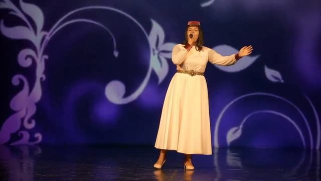 Солистка народного вокального ансамбля "Эбедиет" Мавиле Мамбетова Кузьде япракъ смотреть онлайн