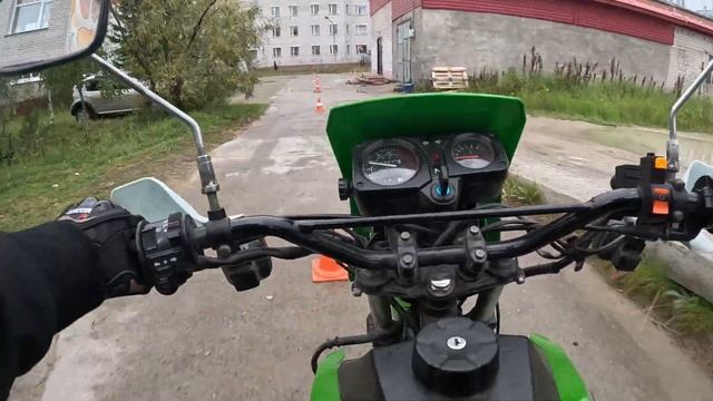 Первый раз упал на мотоцикле