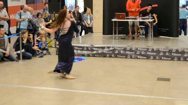 Тренер школы Дудинская Марина, открытый танцпол в Galleria Minsk 26/08/2017 смотреть онлайн