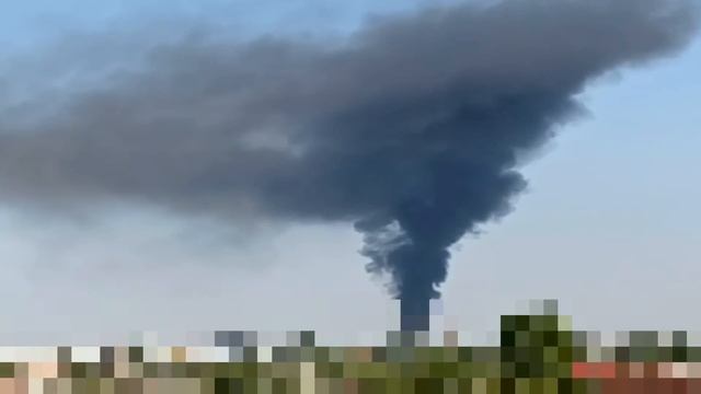 Одесса 5 минут назад. КЛУБЫ ЧЁРНОГО ДЫМА ГАД ГОРОДОМ! ЧТО ПРОИЗОШЛО? смотреть онлайн