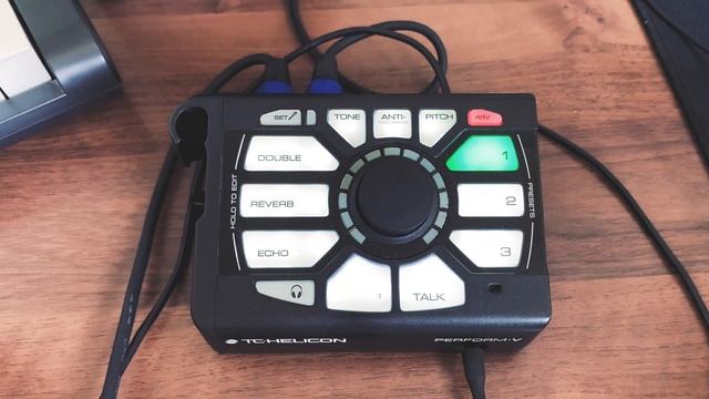 TC Helicon Perform-V / Обзор и тест вокального процессора смотреть онлайн