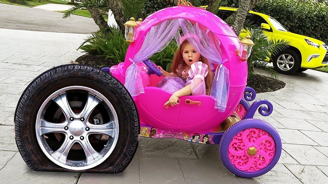 Diana Dress Up in Princess and Playing With Toys смотреть онлайн