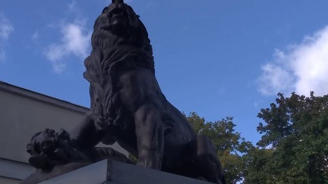 Калининградский зоопарк. Немецкие скульптуры животных. Балтика смотреть онлайн
