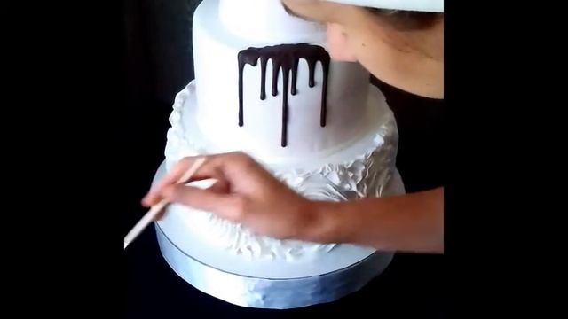 Золотые подтёки на торте. Шоколадные подтеки. Как шоколадные подтеки сделать золотыми? смотреть онлайн