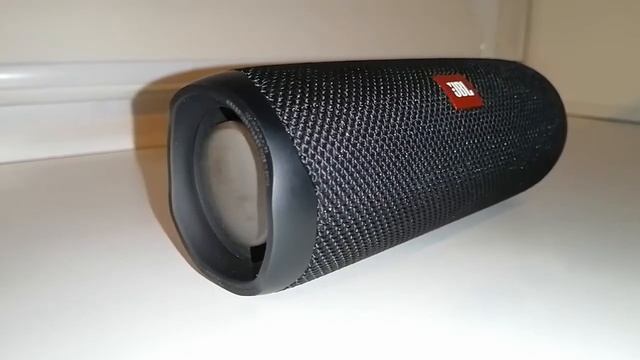 Колонка JBL FLIP 5 LFM 60% Bass Test смотреть онлайн