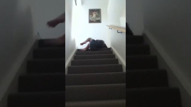 shari rolls down stairs смотреть онлайн