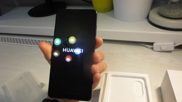 Распаковка Huawei P30