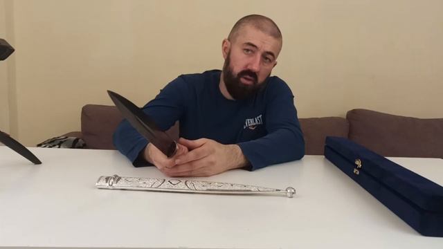 Кавказский кинжал в серебряной отделке. смотреть онлайн