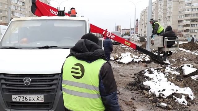 На улице Гражданской устанавливаются светофоры смотреть онлайн