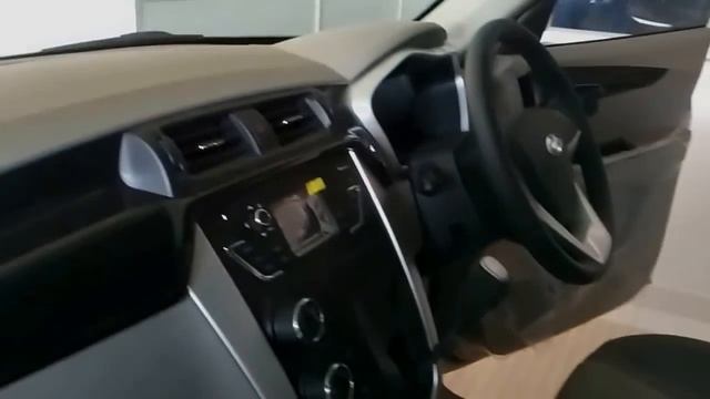 Mahindra KUV100 Top End Model Interior & Exterior Red | Grey Colours At Showroom | India смотреть онлайн