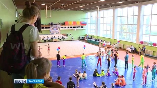 В Кургане прошел чемпионат по акробатике смотреть онлайн