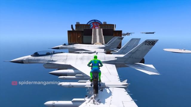 Spider-Man sur les motos Spiderman avec des super-héros et des obstacles de défi de moto -GTA 5 HUL смотреть онлайн